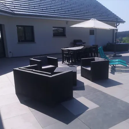 Villa, Gerardmer, Sauna, Spa Jacuzzi, Baby Foot, Terrasse, 8 Personnes, 4 Chambres, 2 Salles De Bain Villa Liézey