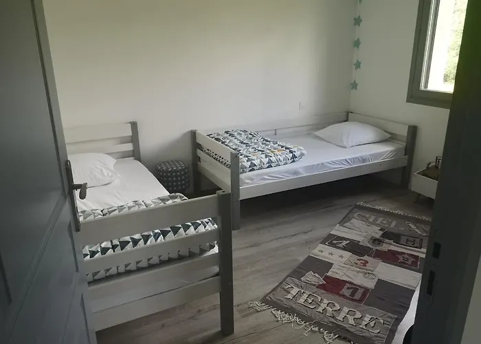 Villa, Gerardmer, Sauna, Spa Jacuzzi, Baby Foot, Terrasse, 8 Personnes, 4 Chambres, 2 Salles De Bain Vila