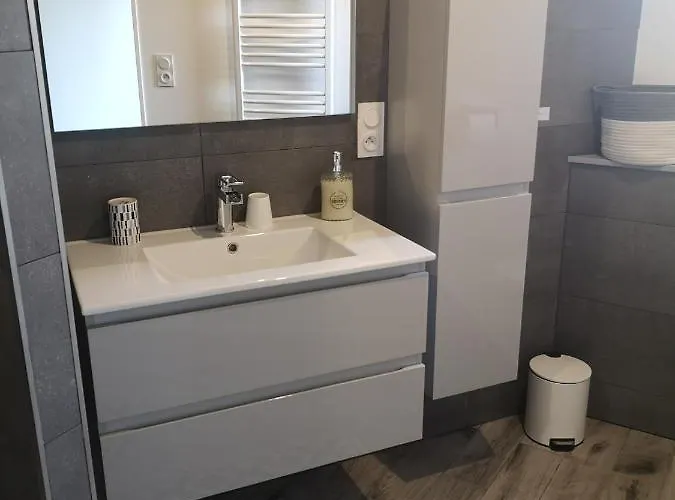 Villa, Gerardmer, Sauna, Spa Jacuzzi, Baby Foot, Terrasse, 8 Personnes, 4 Chambres, 2 Salles De Bain *