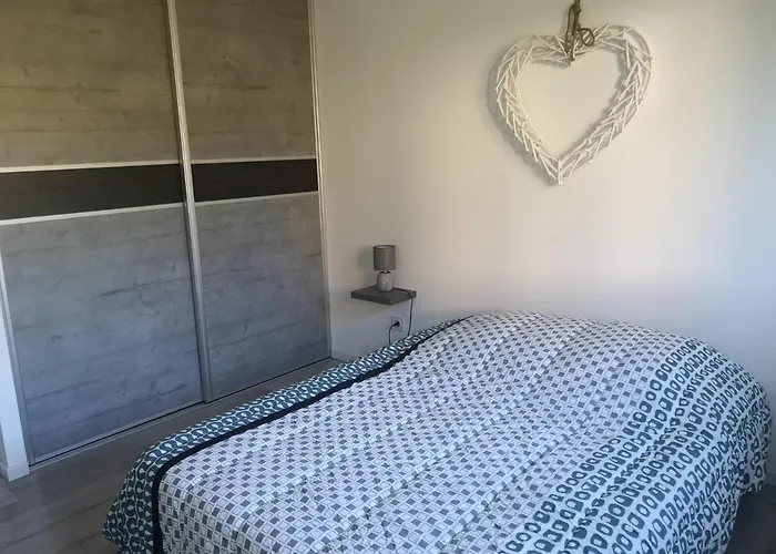 Villa, Gerardmer, Sauna, Spa Jacuzzi, Baby Foot, Terrasse, 8 Personnes, 4 Chambres, 2 Salles De Bain Liézey